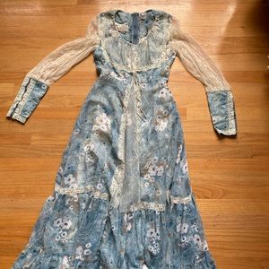 24 HR FLASH SALE! Beautiful blue Gunne Sax dress